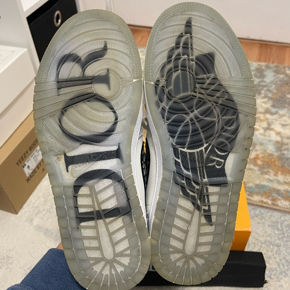 EUC Men’s Size 8 (Euro Sz 41) Dior X Air Jordan 1 Low Sneakers Grey/Black-Sail - Picture 17 of 17